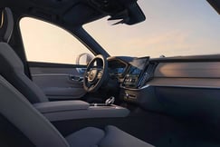 Volvo XC90 2025 Right Corner Front View